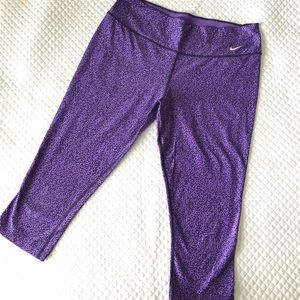 Nike Legend 2.0 Mezzo Crop Capri Leggings Purple